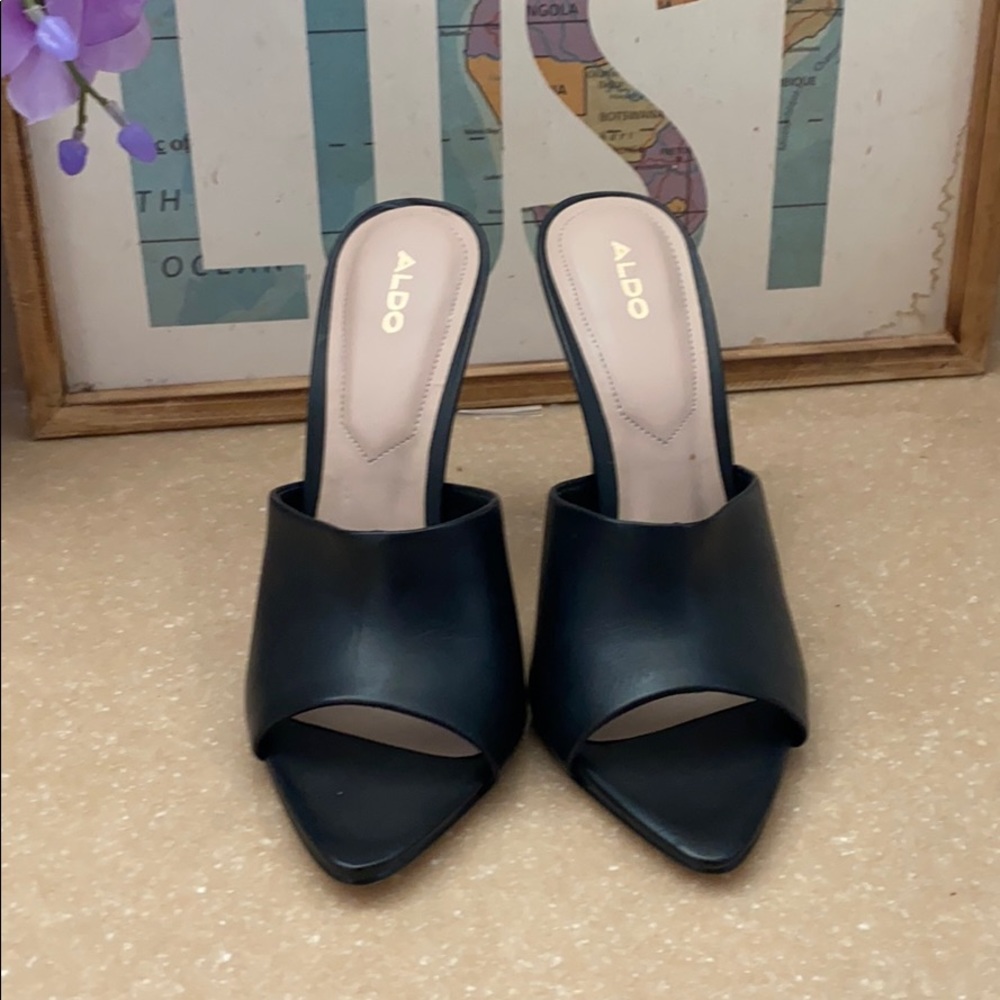 Aldo peep toe heel